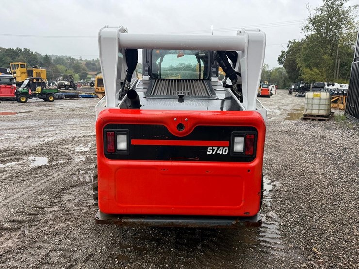2022-bobcat-s740-image-3