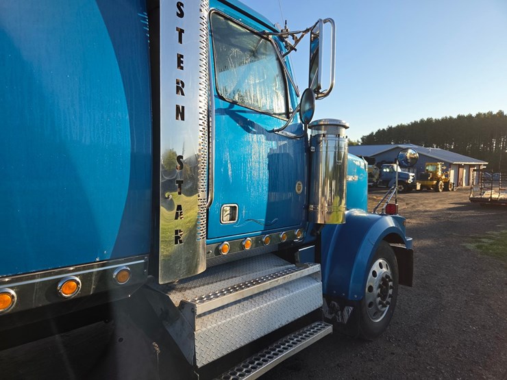 2001-western-star-4964ex-image-22