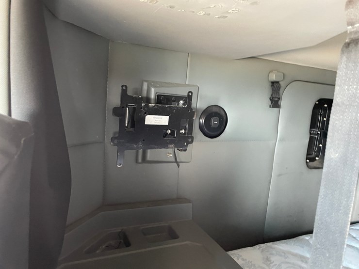 2017-kenworth-t680-image-59