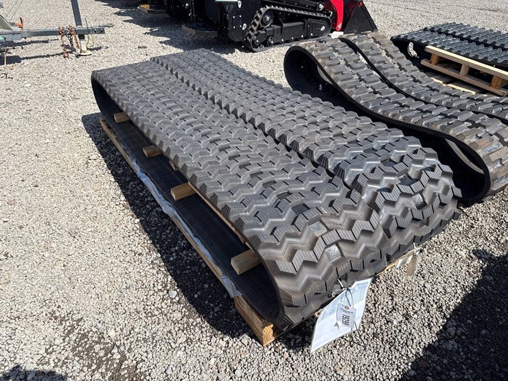 #2062-•-set-of-skid-steer-rubber-tracks-450-x-86-x-60-image-1
