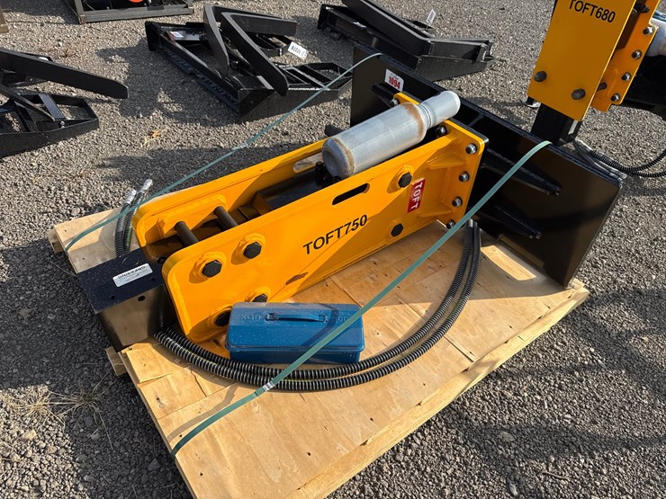 #1094-•-toft-skid-steer-hyd-breaker-image-1