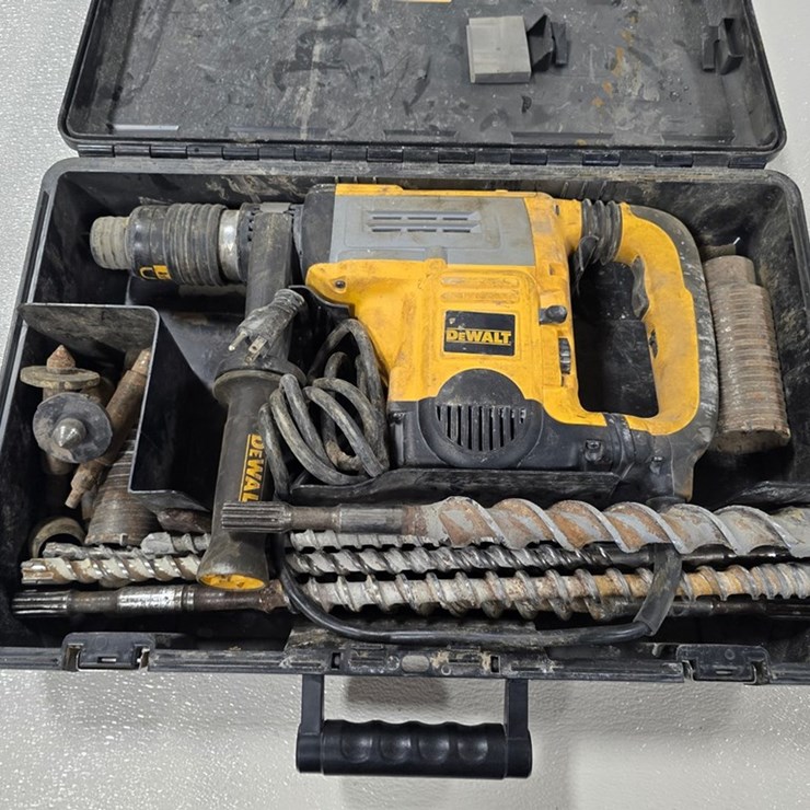 #9722 • Dewalt D25651K Hammer Drill