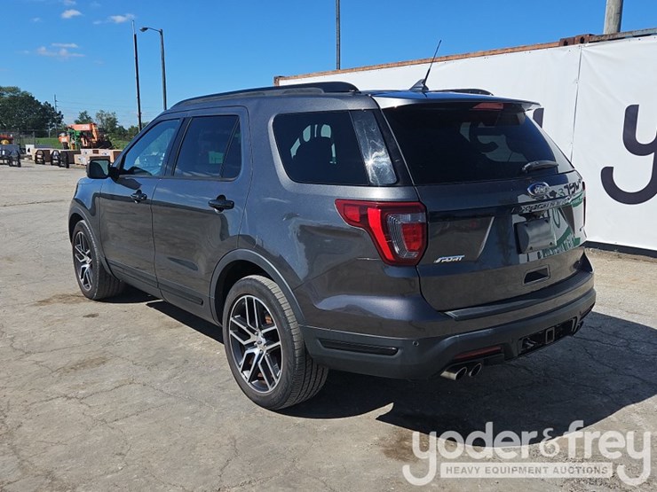 2019-ford-explorer-image-4