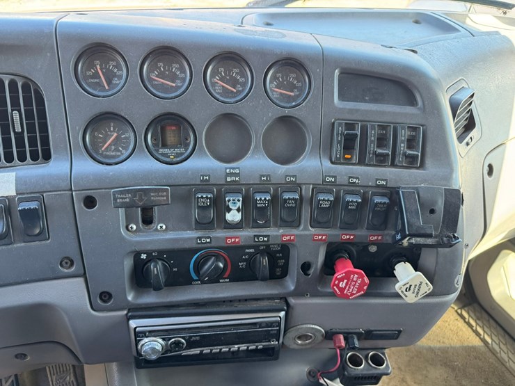 1997-ford-tractor-image-46