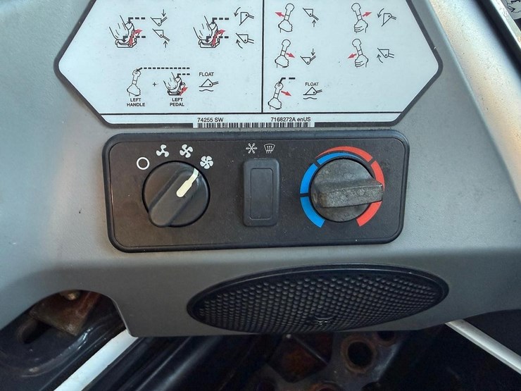 2017-bobcat-s550-image-16