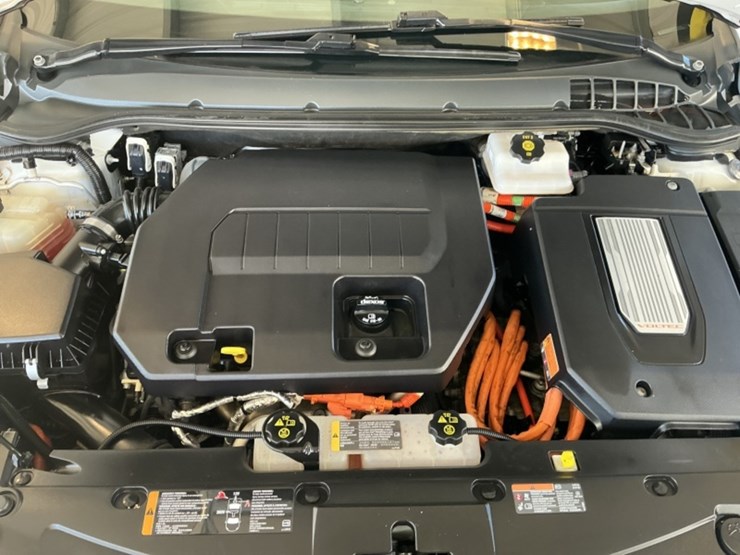 2015-chevrolet-volt-sdn-image-10