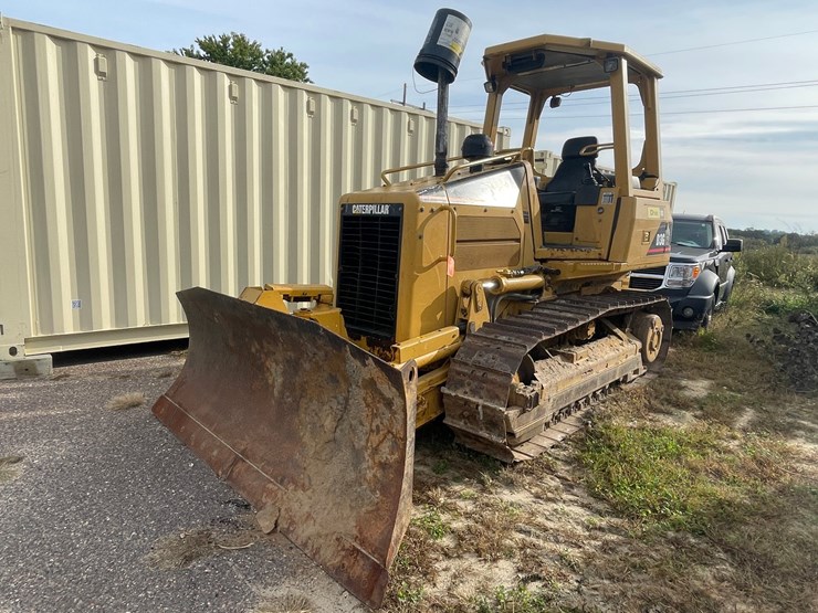 2005-caterpillar-d3g-xl-image-1
