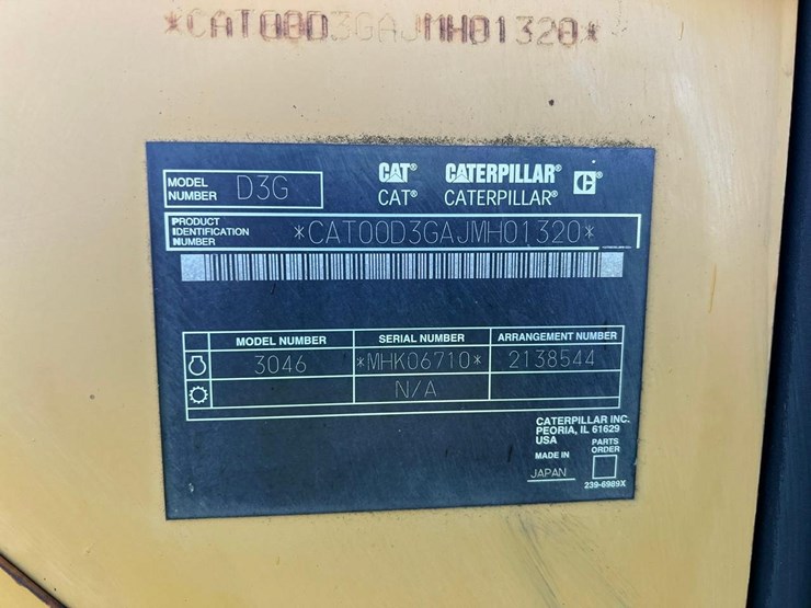 2004-caterpillar-d3g-xl-image-13