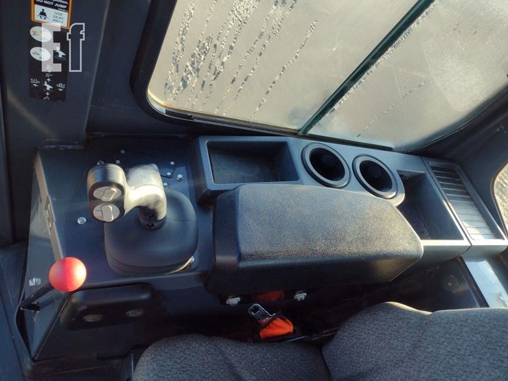 2023-deere-550k-lgp-image-9