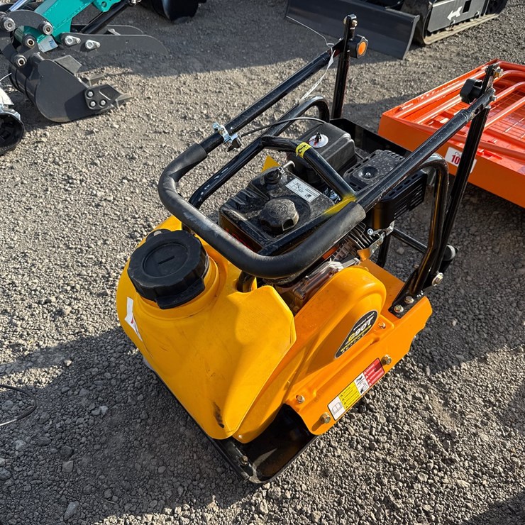 #1048 • C90T PLATE COMPACTOR