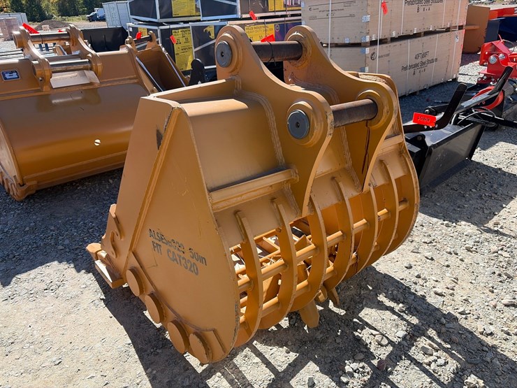 caterpillar-320-image-2