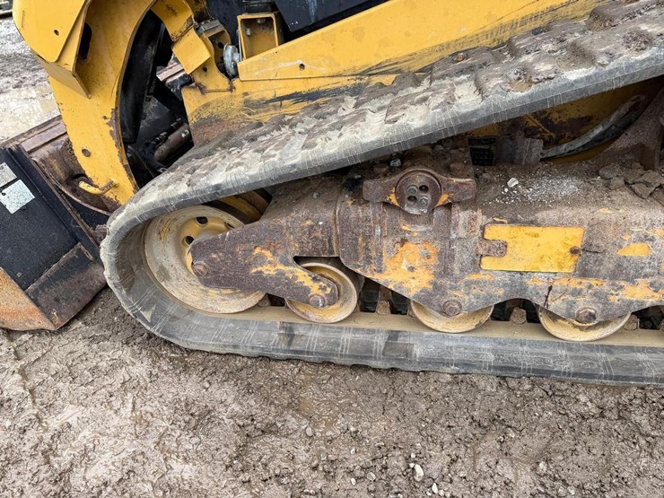 2023-caterpillar-259d3-image-18
