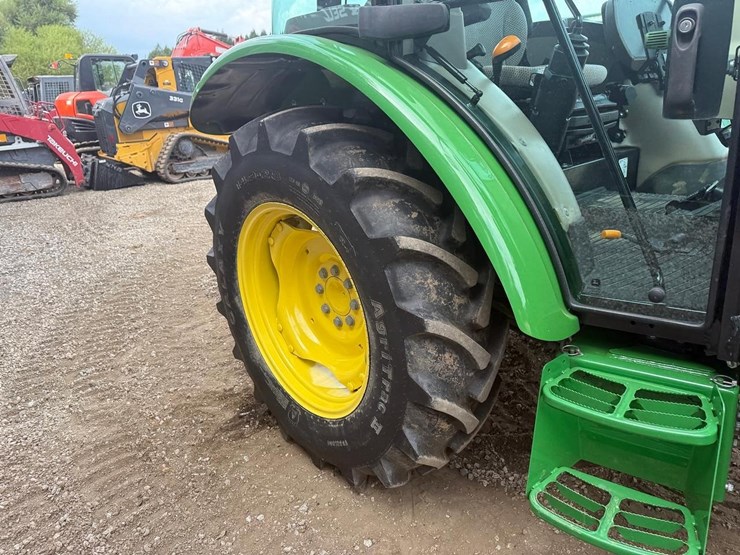 2021-john-deere-5055e-image-12