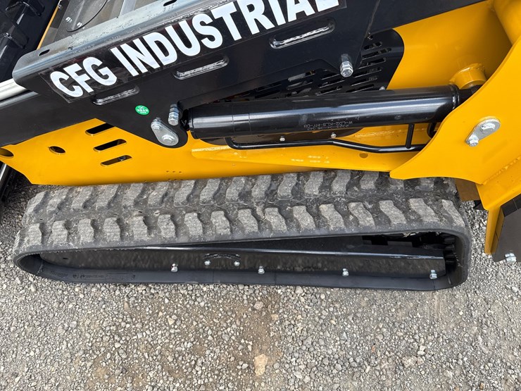#2074-•-2026-cfg-kjt27-track-dingo-image-9