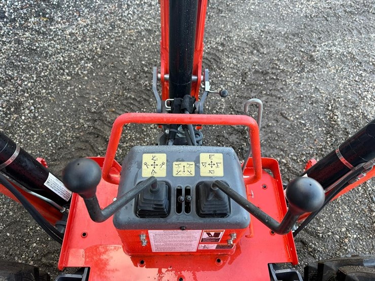 2019-kubota-l47-image-32