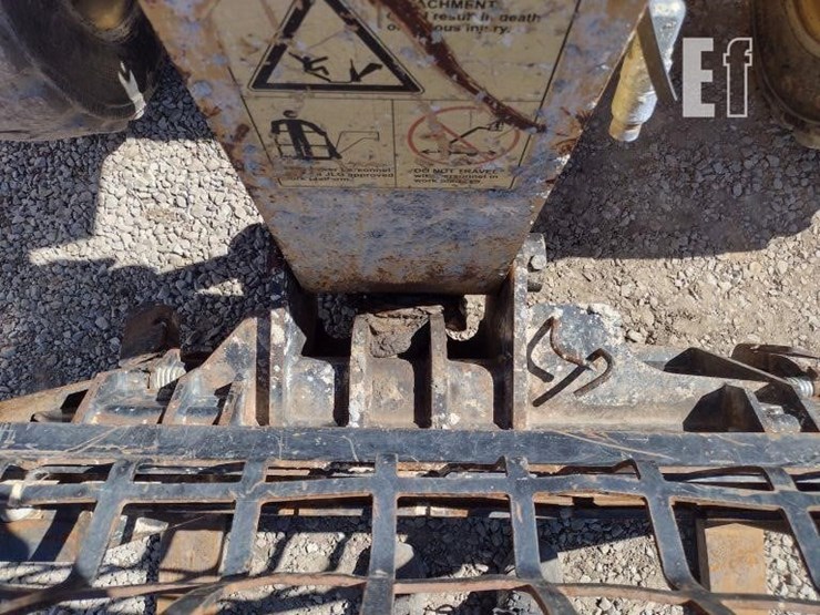 2011-caterpillar-th255-image-22