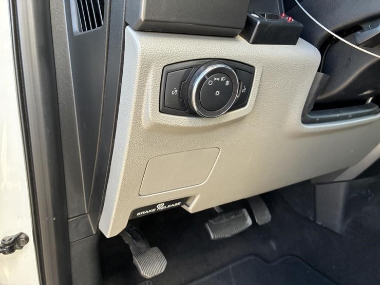 2018-ford-f550-xlt-image-18