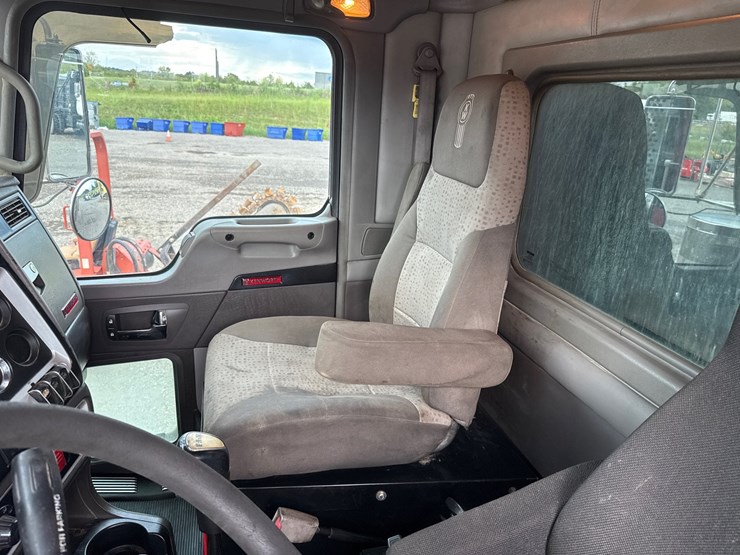 2009-kenworth-t800-image-16