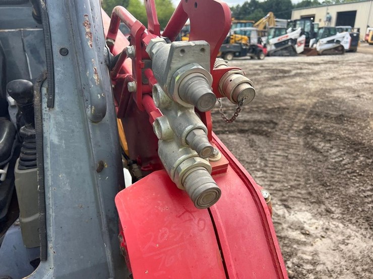 2021-takeuchi-tl8-image-13