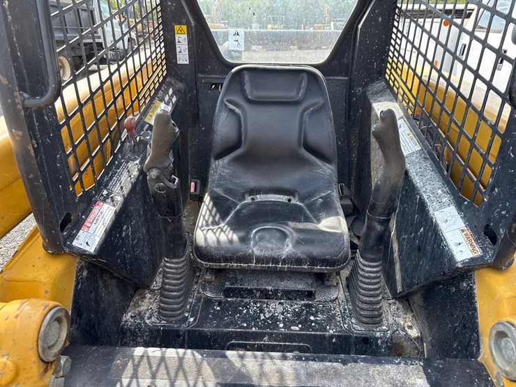 john-deere-270-image-10