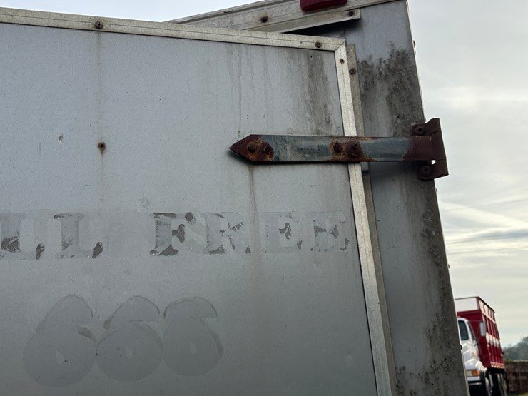 #1320-•-enclosed-cargo-trailer-with-blow-in-insulation-business-equipment-(no-title)-image-7