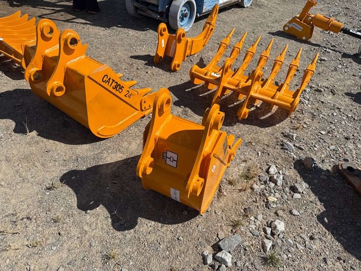 #55-•-giyi-gy-bk-12"-cat305-excavator-bucket-inv#55144-image-4