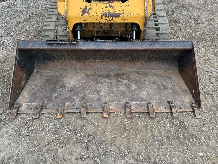 2021-caterpillar-299d3-image-10