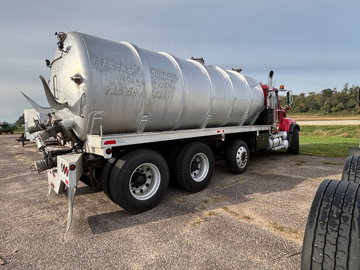 #1203-•-2004-mack-cv713-vacuum-pump-truck-(has-wi-title)-image-6