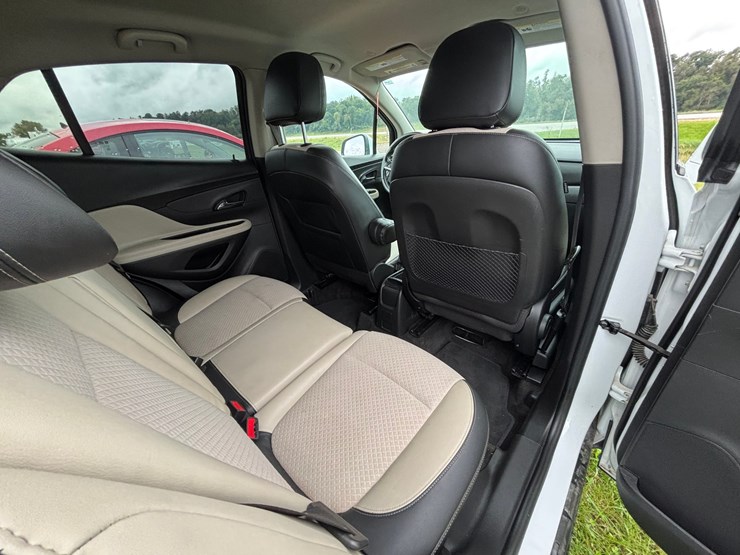 2021-buick-encore-image-21