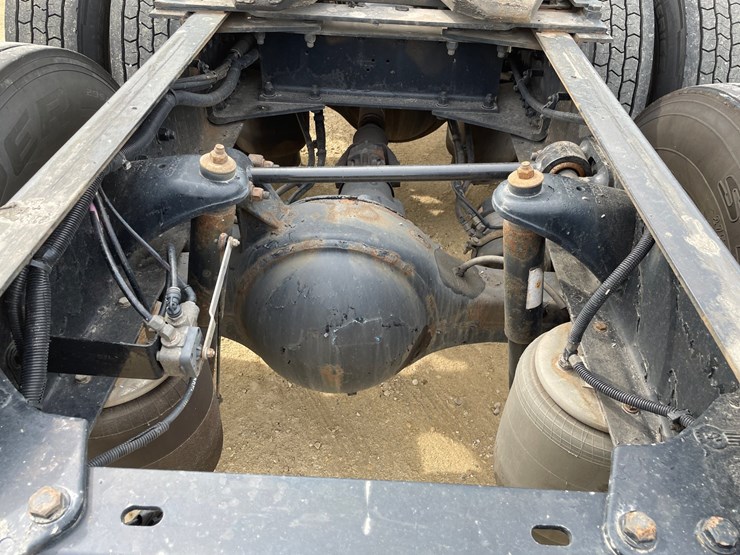 2017-kenworth-t680-image-25