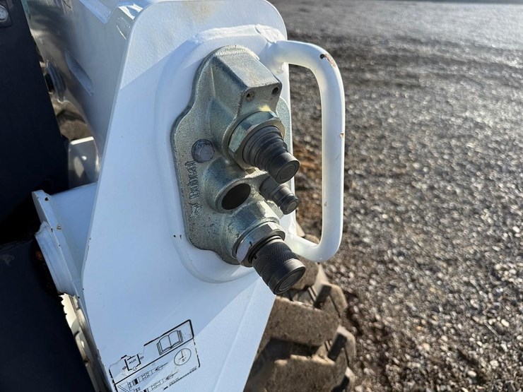 2018-bobcat-s550-image-11