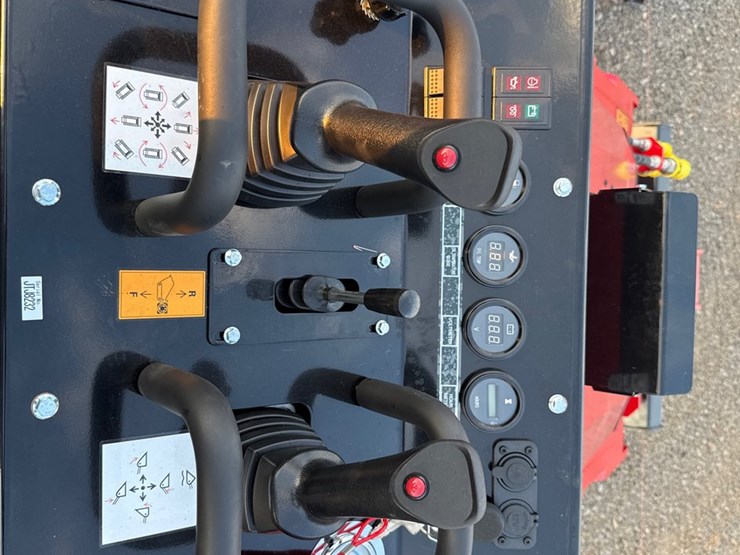 #2087-•-2026-future-ft-1050k-track-dingo-image-9