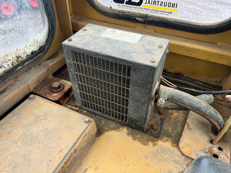 caterpillar-953-image-23
