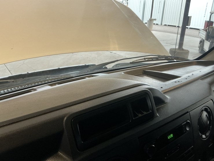 2009-ford-cargo-image-19