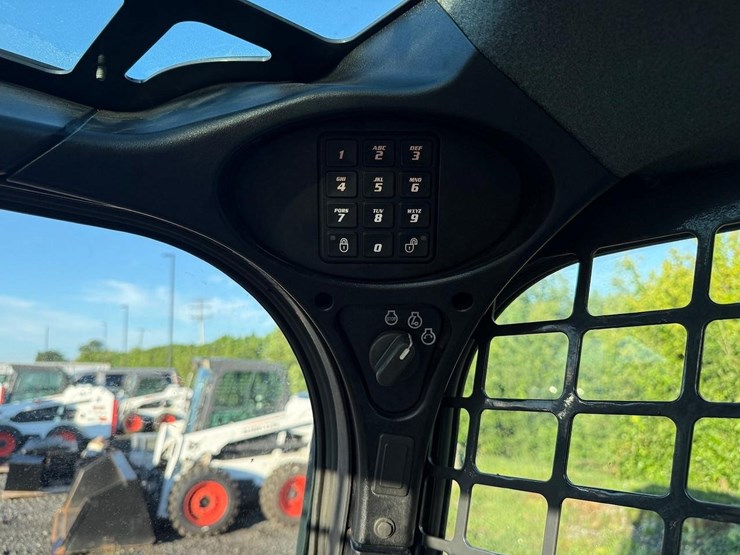 2018-bobcat-s550-image-21