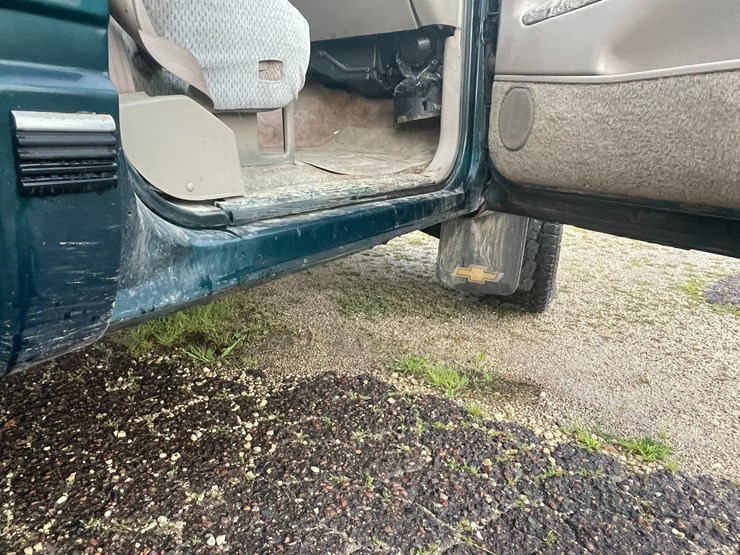 1996-chevrolet-3500-image-27