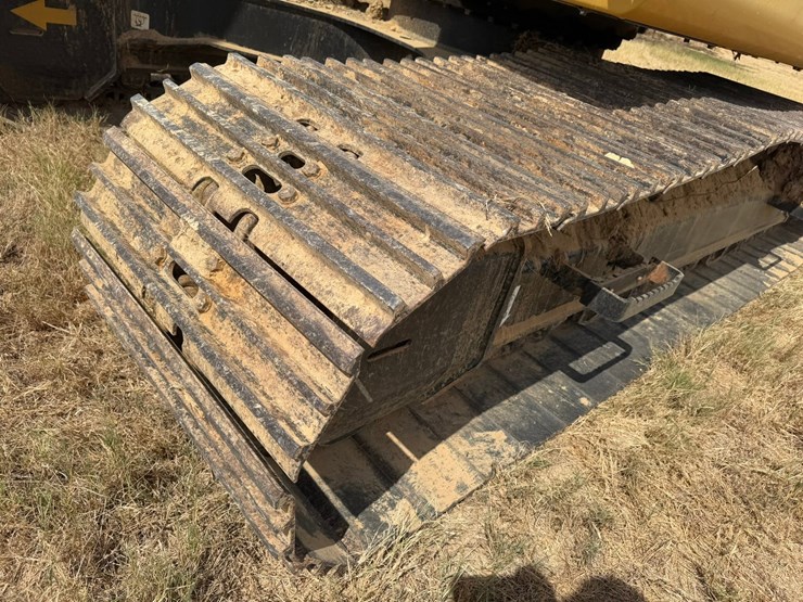 2024-deere-210g-lc-image-41