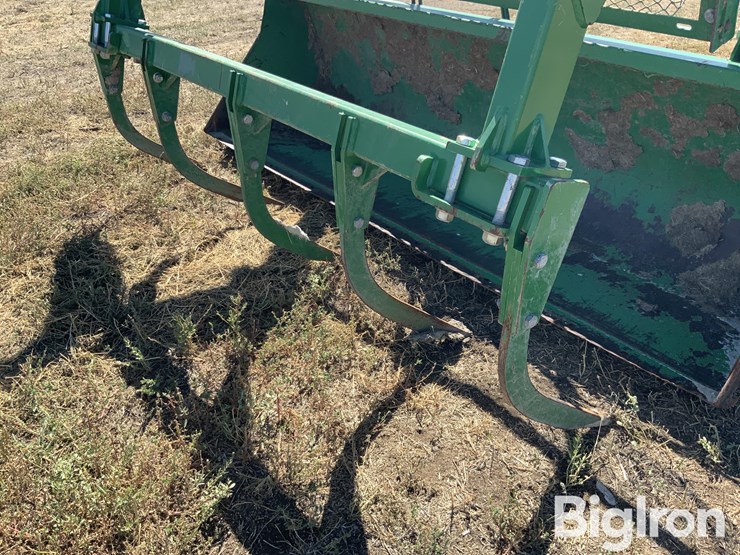 john-deere-grapple-bucket-image-9
