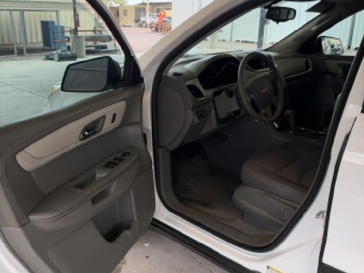 2016-chevrolet-traverse-image-23