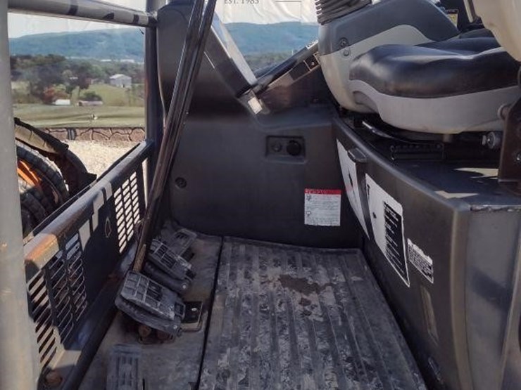 2011-hitachi-zx35u-3-image-11