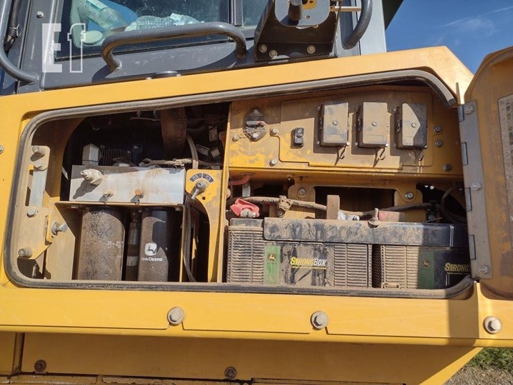 2021-deere-750l-lgp-image-21