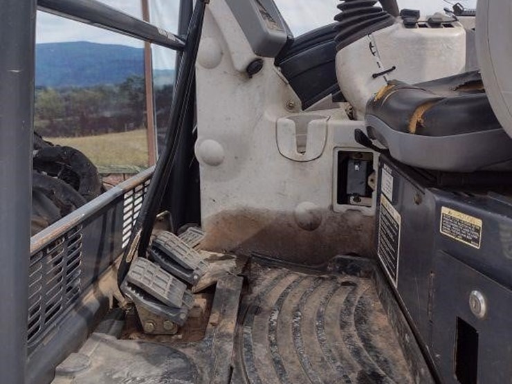 2015-deere-35g-image-10