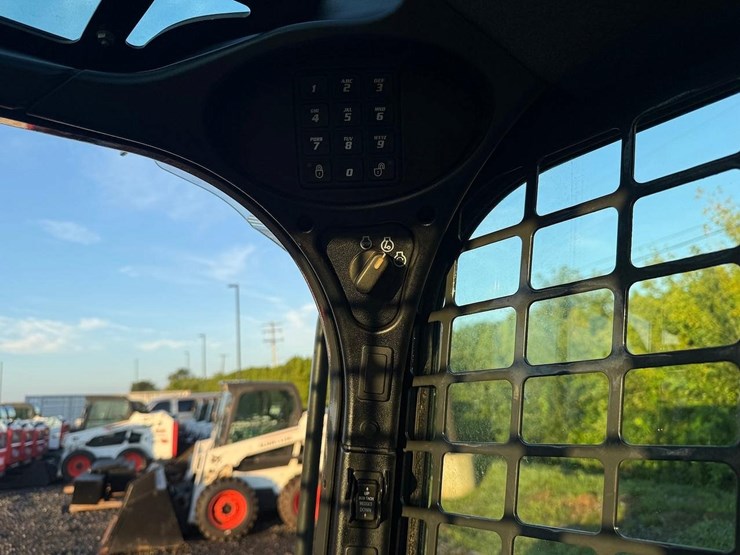 2018-bobcat-s550-image-21