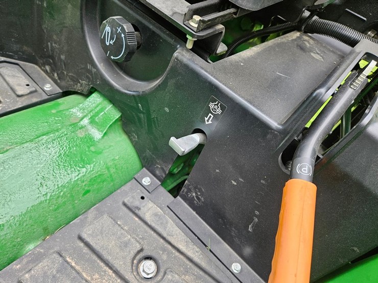 john-deere-4066m-image-37