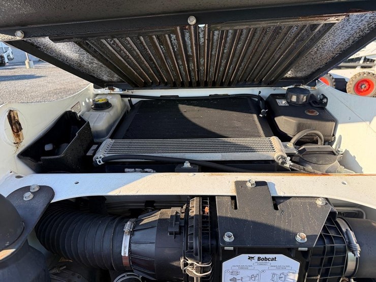 2018-bobcat-s550-image-15