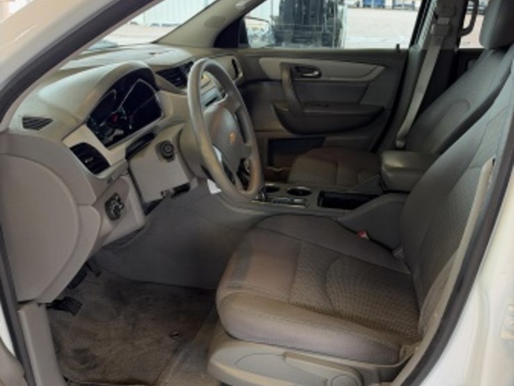 2016-chevrolet-traverse-image-22