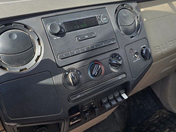 2008-ford-f550-image-17