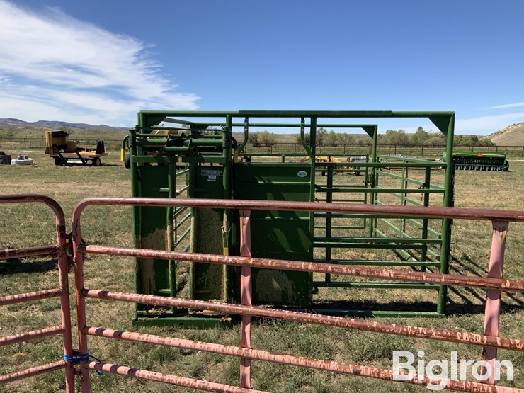 powder-river-calving-pen-w/self-catch-head-catch-image-2