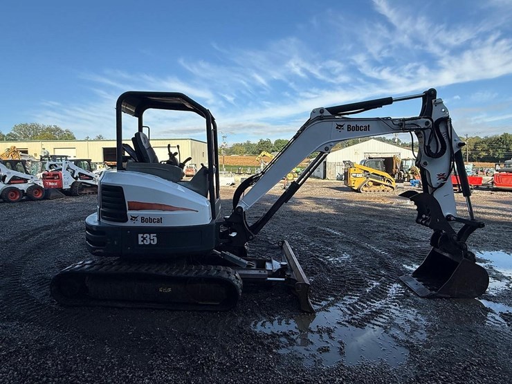 2016-bobcat-e35-image-5