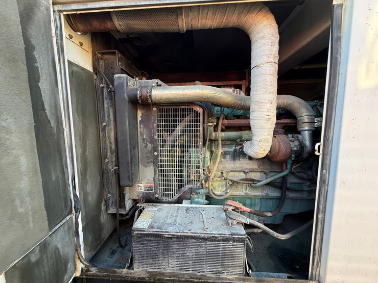 #3501-•-whisperwatt-dca-1651v-towable-generator-image-9